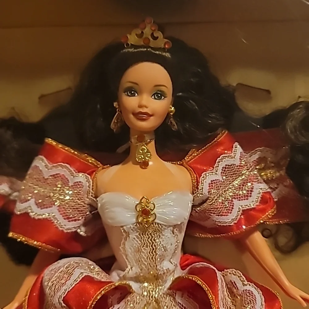 1997 Happy Holidays Vintage Barbie w/manufactured error. - Picture 3 of 5